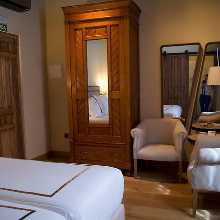 Hotel Boutique Casa Del Comendador 나발카르네로 외부 사진