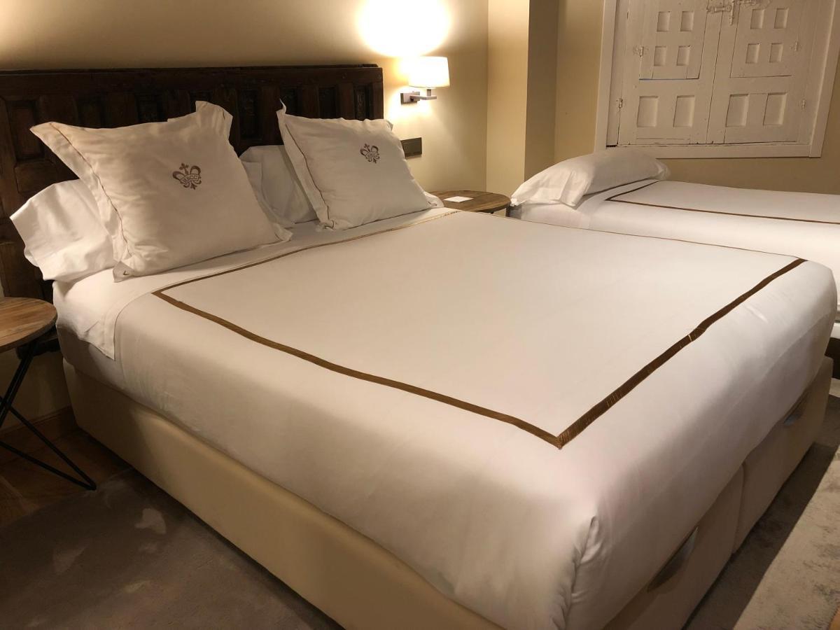 Hotel Boutique Casa Del Comendador 나발카르네로 외부 사진